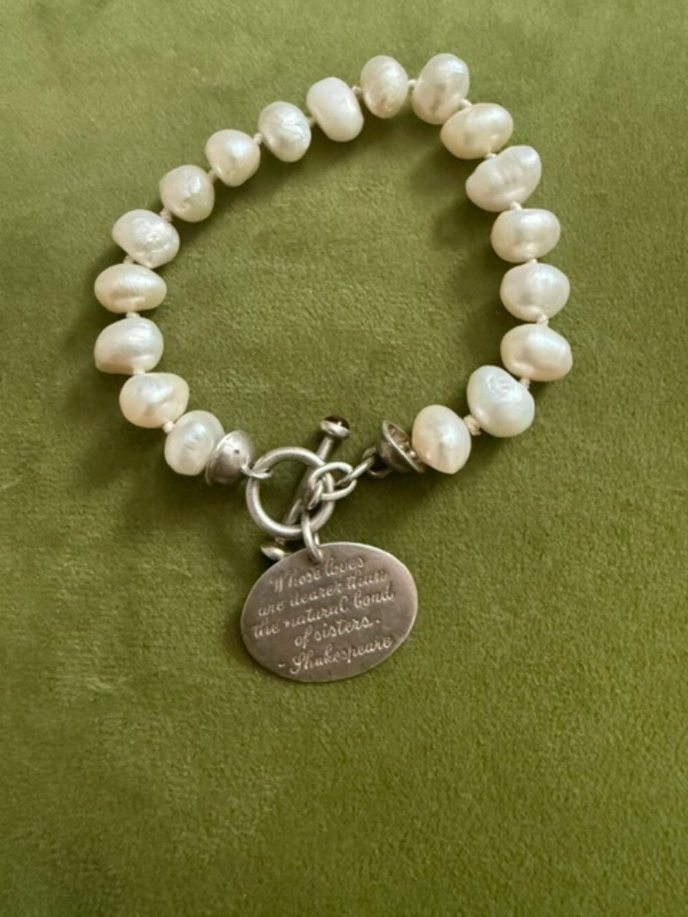 vintage pearl bracelet with 925 medallion shakespeare phrase